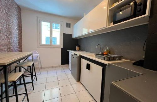 Centre Historique Apartment | Spacieux appartement proche des halles Wifi