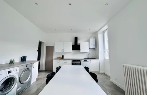 Saint-Claude Apartment | Spacieux et Lumineux