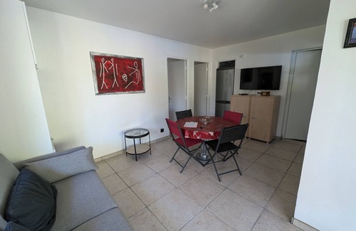 Agde Villa | Spacieux F3 Climatisé, Jardin et Piscine Privatifs, au Calme !