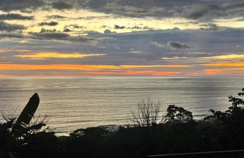 Puntarenas House | Spacious 7-bedroom house in wonderful Santa TeresanStunning sunset