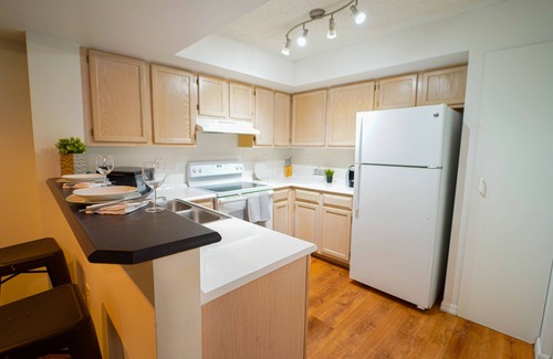 Pembroke Pines Apartment | Spacious 1/1 in Pembroke w/pool gym & self parking