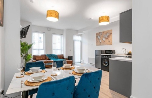 Belfast Apartment | Spacious 1 Bed Apartment in Belfast East Village