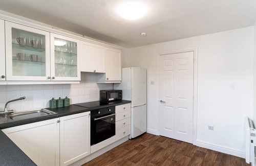 Whitehaven Apartment | Spacious 1 Bed Harbour-side Apartment with Balcony
