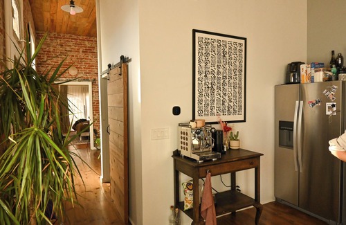 Lincoln Park Apartment | Spacious 1-Bedroom Gallery
