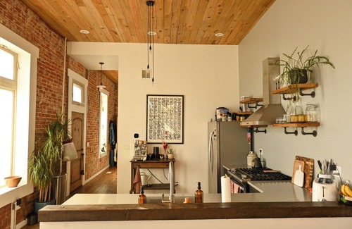 Lincoln Park Apartment | Spacious 1-Bedroom Gallery