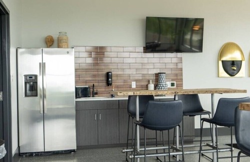 Clarksville Apartment | Spacious 1 Bedroom Apartment w/amazing amenities