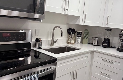 Delray Beach Apartment | Spacious 1-bedroom apartment with WiFi, AC in lovely East Delray Beach
