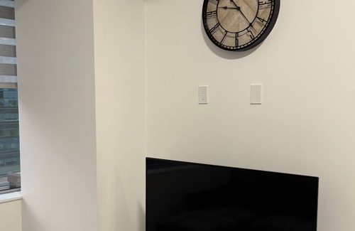 Downtown Edmonton Apartment | Spacious 1 Bedroom with City Views by Rogers