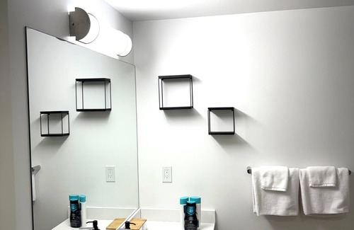 Downtown Edmonton Apartment | Spacious 1 Bedroom with City Views by Rogers