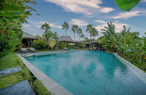 Banjar Semer Villa | Spacious, 10 Bedroom Villa near Canggu Area