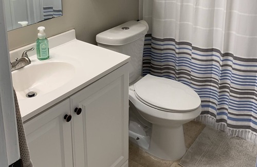 Churchhill Condo | Spacious 1BD/1BR 15 Min from Downtown, 5 Min from PA Turnpike