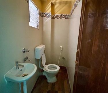 Dumdum Apartment | Spacious 1BHK with 2BA near ILS Hospital DumDum