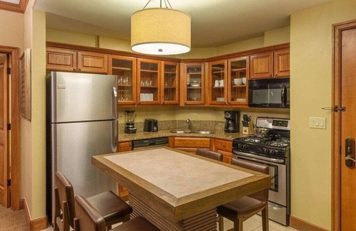 Peak 9 Resort | Spacious 1BR Plus w/Fireplace, Full Kitchen & Washer/Dryer