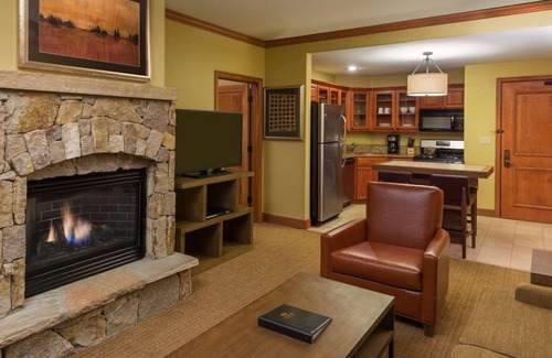 Peak 9 Resort | Spacious 1BR Plus w/Fireplace, Full Kitchen & Washer/Dryer