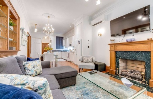 Bloor-Yorkville Apartment | Spacious 1BR w/King Bed and Amazing Terrace!