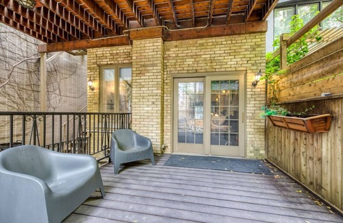 Bloor-Yorkville Apartment | Spacious 1BR w/King Bed and Amazing Terrace!