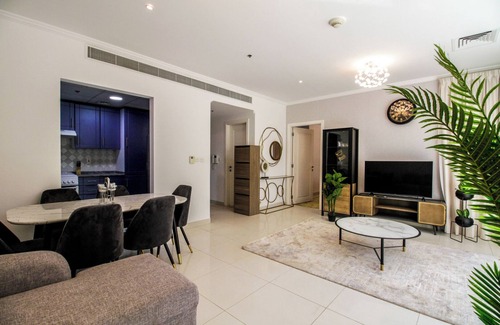Jumeirah Lake Towers Apartment | Spacious 1BR with Balcony in JLT