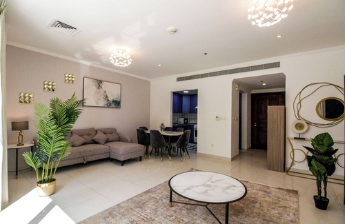 Jumeirah Lake Towers Apartment | Spacious 1BR with Balcony in JLT