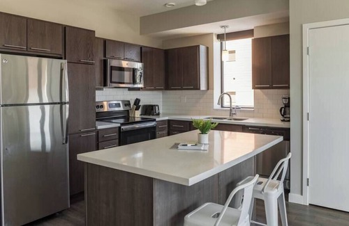 Downtown Des Moines Apartment | Spacious 2 Bed 2 Bath Apt in Luxury Bldg Downtown