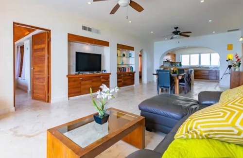 Salinas Condo | Spacious 2-bed condo with Stunning Sea Views - Isla Mujeres