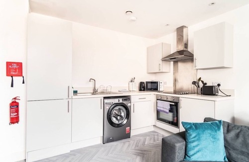 Preston Apartment | Spacious 2-Bed House in Preston | Free Parking