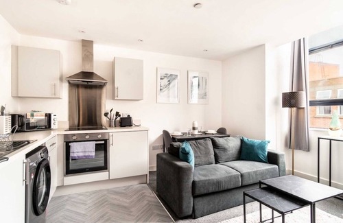 Preston Apartment | Spacious 2-Bed House in Preston | Free Parking
