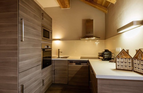 Valloire Apartment | Spacious 2-Bedroom Apartment for 6, Ski-in/Ski-out, Pet-Friendly, West Facing in Valloire