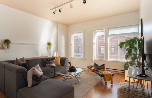 Downtown Victoria Apartment | Spacious 2-Bedroom Condo in Downtown Victoria