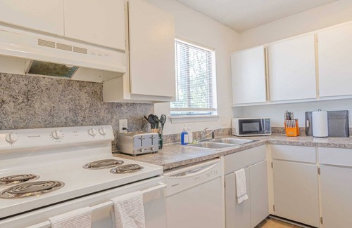 Columbus Apartment | Spacious 2-Bedroom Retreat in Columbus, GA