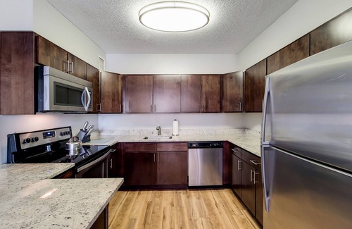 White Plains Apartment | Spacious 2 Bedroom, 40-Min Train to Midtown NYC