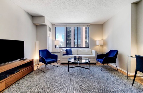 White Plains Apartment | Spacious 2 Bedroom, 40-Min Train to Midtown NYC