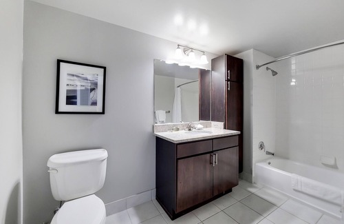 White Plains Apartment | Spacious 2 Bedroom, 40-Min Train to Midtown NYC