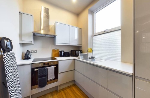 Wallasey Apartment | Spacious 2 Bedroom Waterfront Apartment