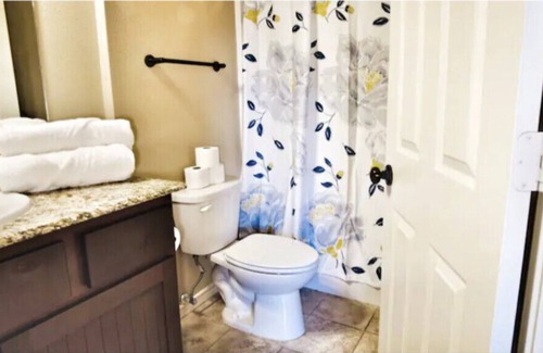 Wellborn House | Spacious - 2 BR & 2 BA - Mins from TAMU