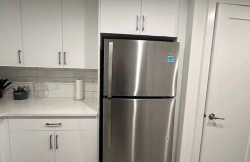 Calgary Apartment | Spacious 2 BR and Kitchen Bsmt Apartment near Airport