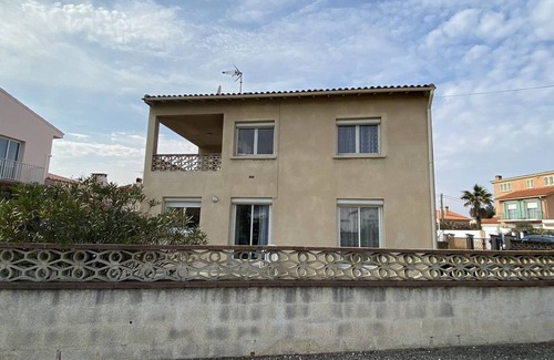 Le Grand Large Apartment | Spacious 2-BR Apartment with Terrace, Parking, Near Beach – Sleeps 6