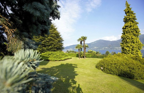 Porto Valtravaglia Apartment | Spacious 2-room apartment with about 1. 300 m² large well-kept garden plot