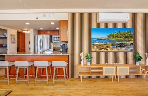 Waikiki Hotel | Spacious 2 Units Retreat at the Ilikai Hotel – Accommodates 10 Guests