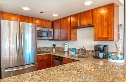 Waikiki Hotel | Spacious 2 Units Retreat at the Ilikai Hotel – Accommodates 10 Guests