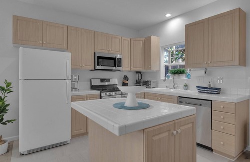 Hillcrest Condo | Spacious 2BD/2.5BA in the Heart of Hillcrest!