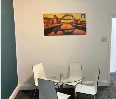 Newcastle-upon-Tyne Apartment | Spacious 2bedroom property by Star Suites