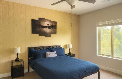 Glen Iris Apartment | Spacious 2BR 2BA Condo Across from UAB