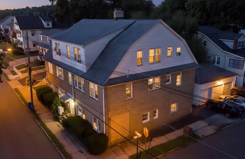 Bloomfield Apartment | Spacious 2BR Condo Near NYC & Newark