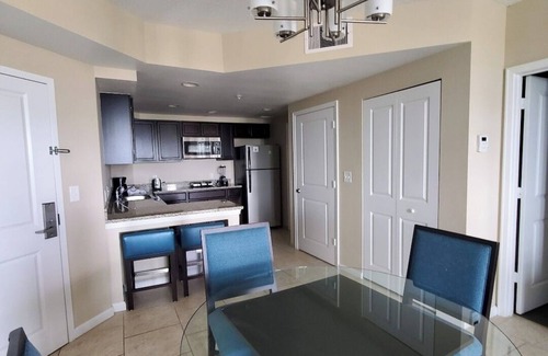 Florida Central Atlantic Coast Condo | Spacious 2BR Condo, Sleeps 8 – Minutes from Disney in Charming Kissimmee!