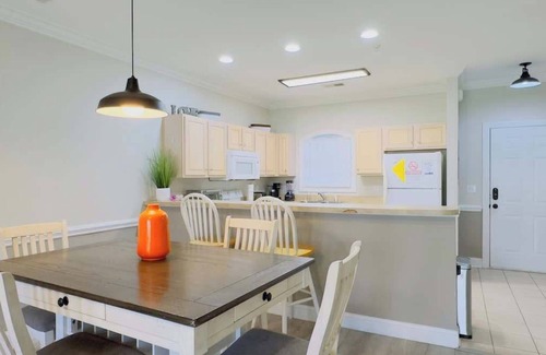 Central Myrtle Beach Apartment | Spacious 2BR Condo | First Floor Retreat