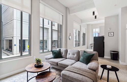Downtown Cincinnati Apartment | Spacious 2BR CozySuites OTR Downtown #11