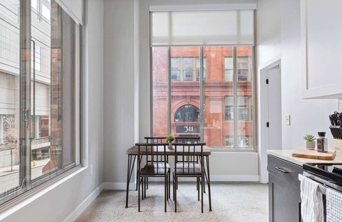 Downtown Cincinnati Apartment | Spacious 2BR CozySuites OTR Downtown #11