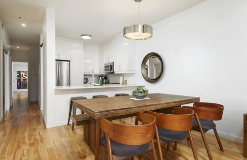 Quartier des Spectacles Apartment | Spacious 2BR Downtown Montreal | King + Queen Beds | High End Appliances