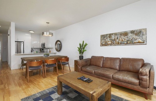 Quartier des Spectacles Apartment | Spacious 2BR Downtown Montreal | King + Queen Beds | High End Appliances