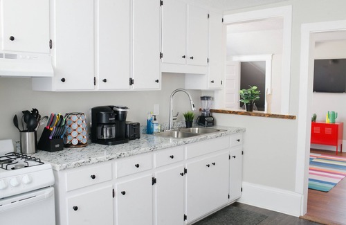 East Hill Apartment | Spacious 2BR | Elegant Vibe + Fast WiFi